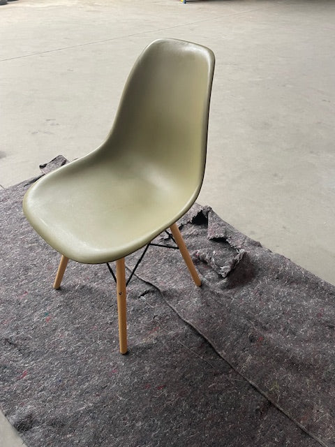 Beige stoel