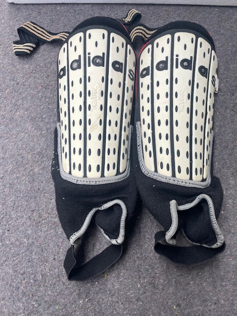 Adidas scheenbeschermers senior