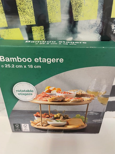 Bamboo étagere